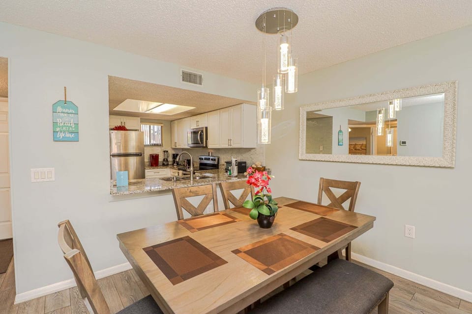 St. Augustine Beach Rentals Dining Room