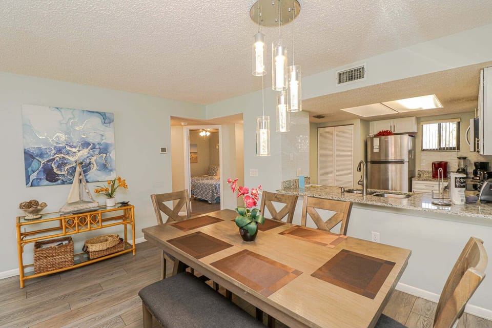 St. Augustine Beach Rentals Dining Room
