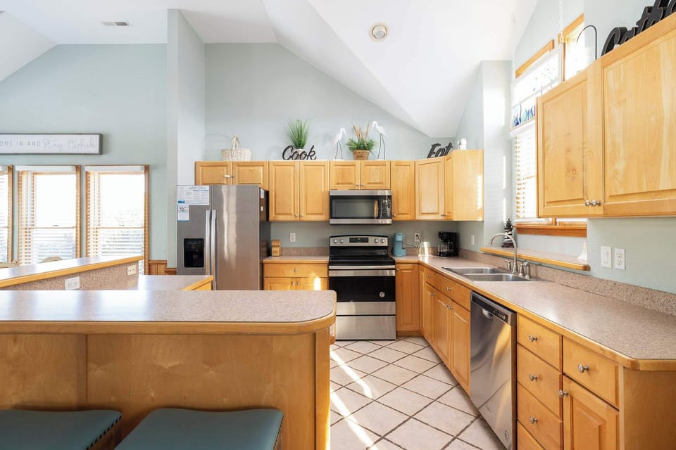 Fully stocked kitchen