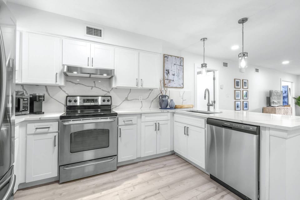 Meal prep in this kitchen will be refreshing change of pace!