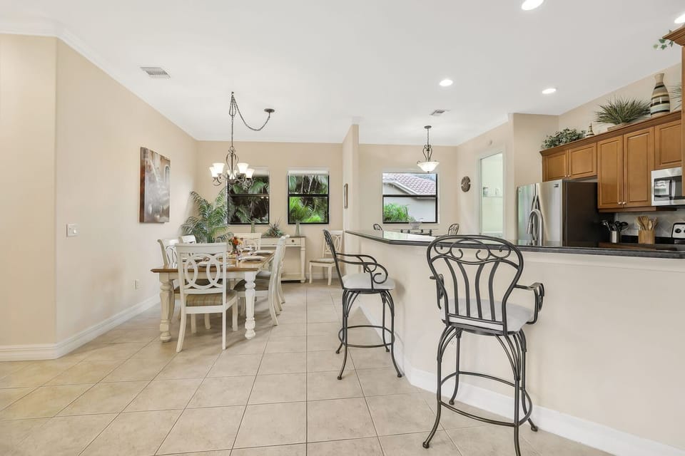 Kitchen + dining area