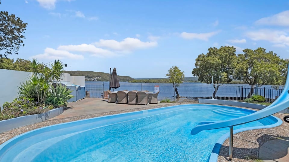 Pool out Door seating