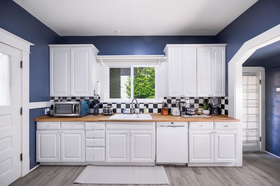 Dishwasher, cookware, cooking basics, microwave, blender, toaster