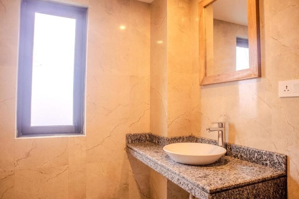 Shower, free toiletries, hair dryer, bathrobes