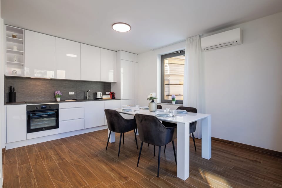 Kitchen and dining area