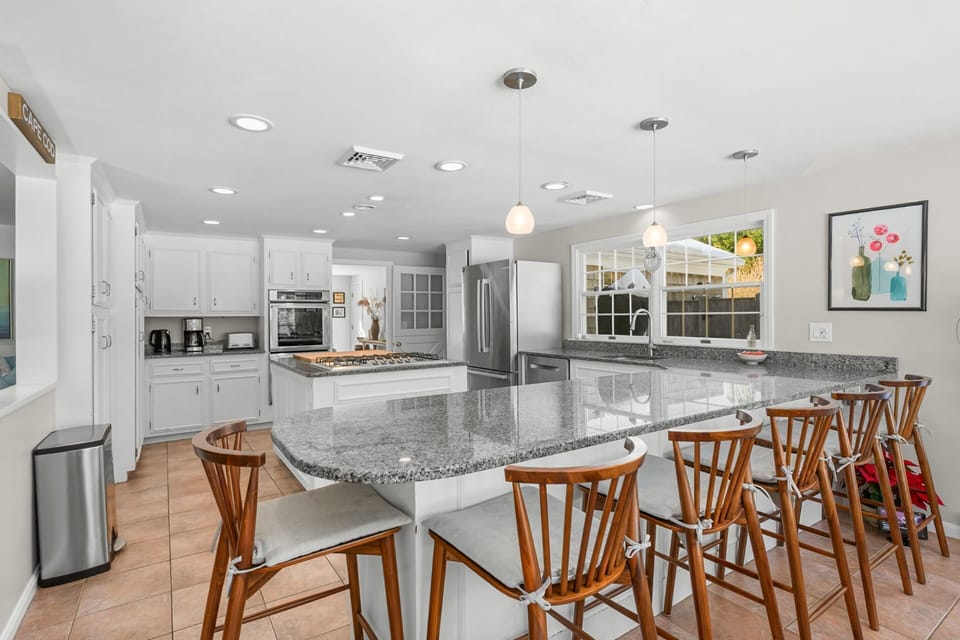 Spacious fully equipped kitchen