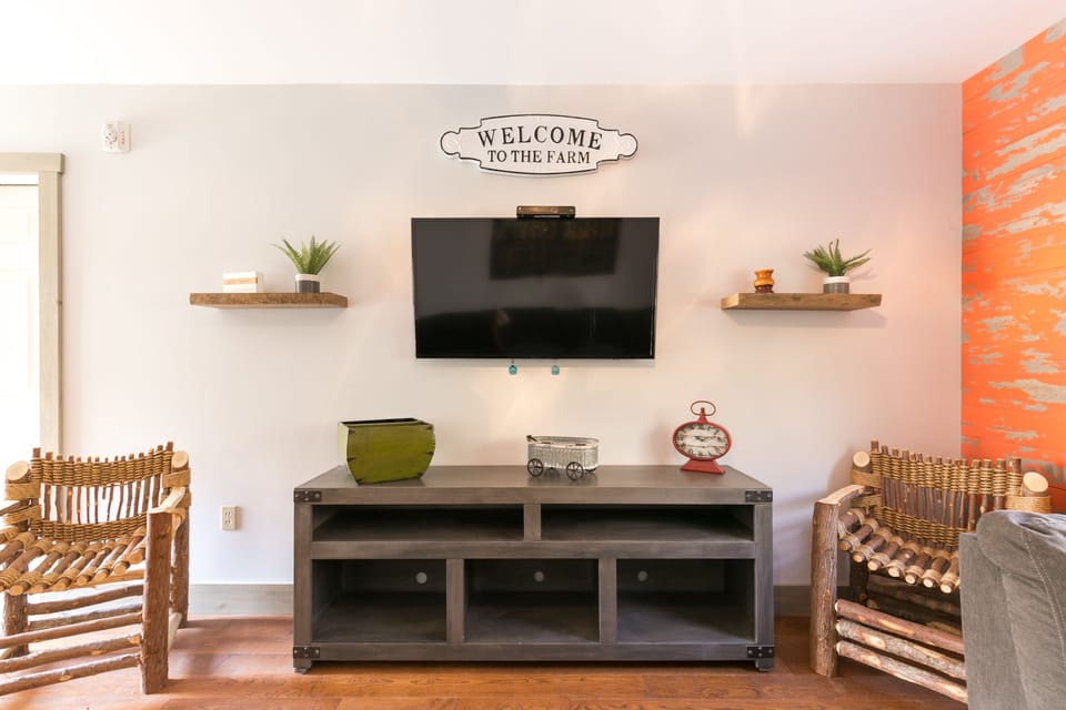 Guest House | Living area