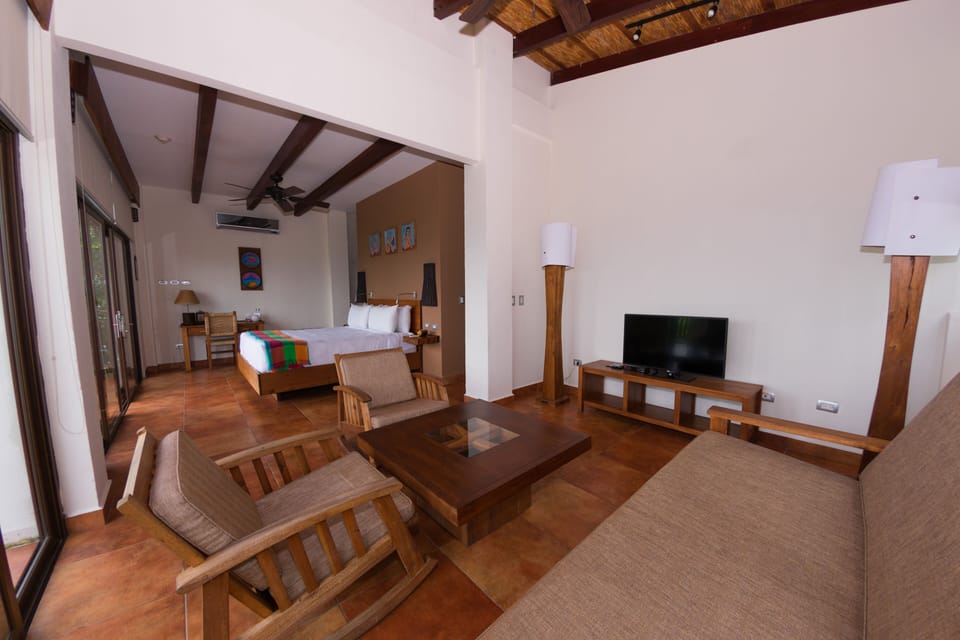 Premium Suite | In-room safe, desk, soundproofing, iron/ironing board (on request)