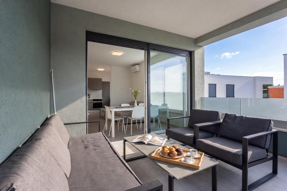 Standard Apartment, 2 Bedrooms, Balcony (Apartment Sang Near The Beach) | Outdoor dining