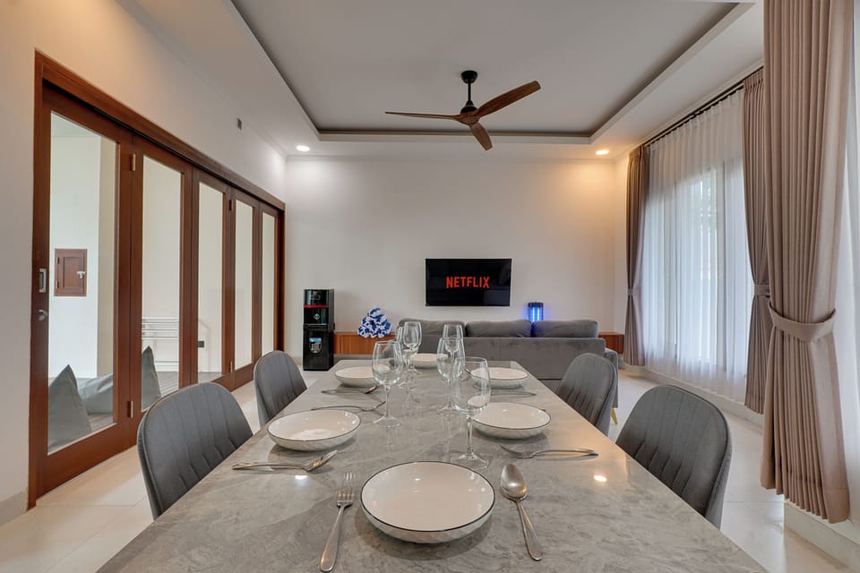 Villa, Balcony, Pool View | Dining