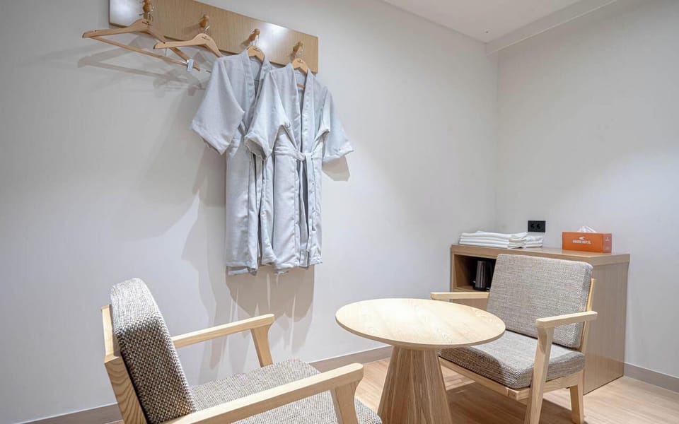 Deluxe Twin Room | Soundproofing, free WiFi, bed sheets