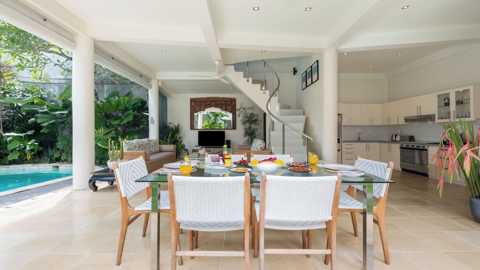 Villa | Dining room