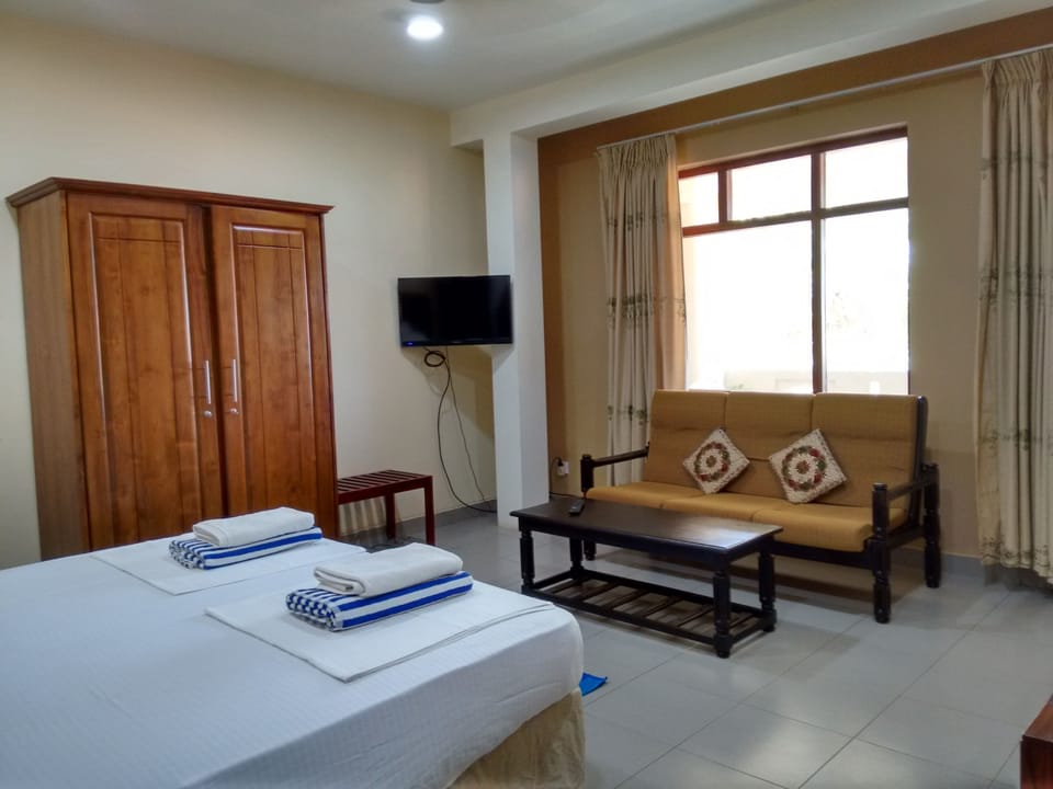 Deluxe Twin Room, Balcony, Sea View | Bathroom | Deep soaking tub, free toiletries, bidet, towels