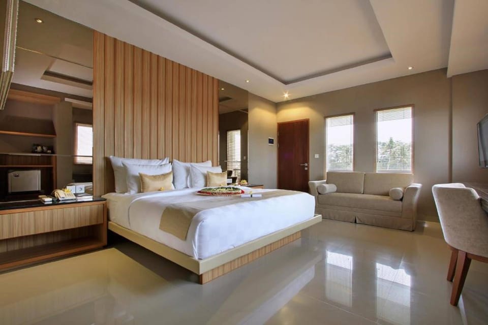 In-room safe, desk, blackout drapes, free WiFi