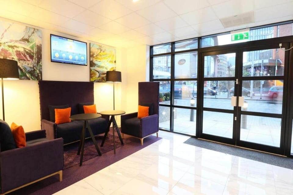 Entrance / Reception