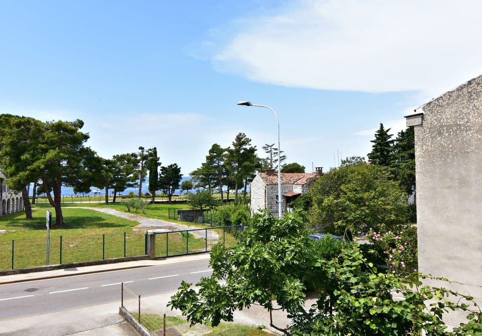Apartment, 3 Bedrooms, Balcony, City View | Garden