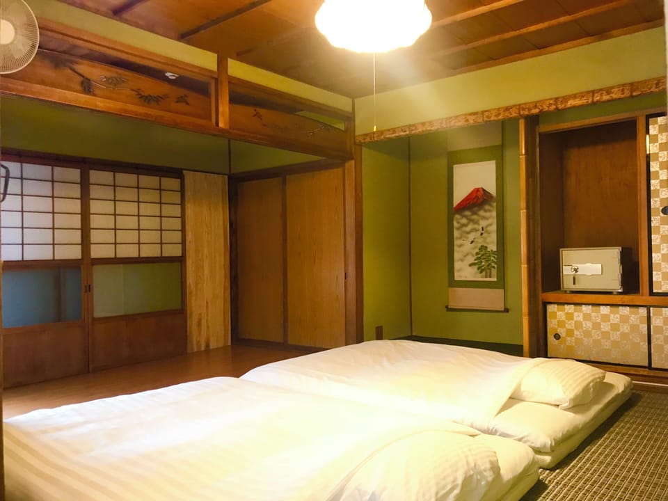 Japanese Style Room (max. 4 persons) | Free wired internet, bed sheets