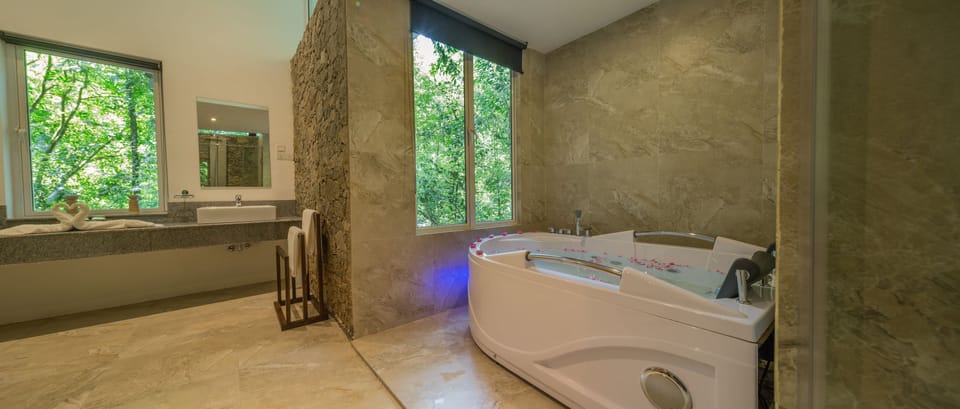 Jetted tub