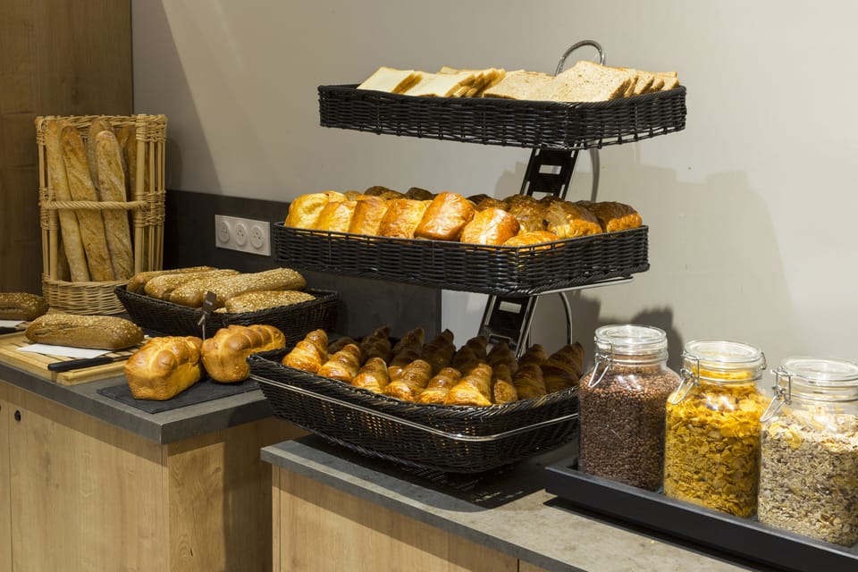 Daily buffet breakfast (EUR 25 per person)