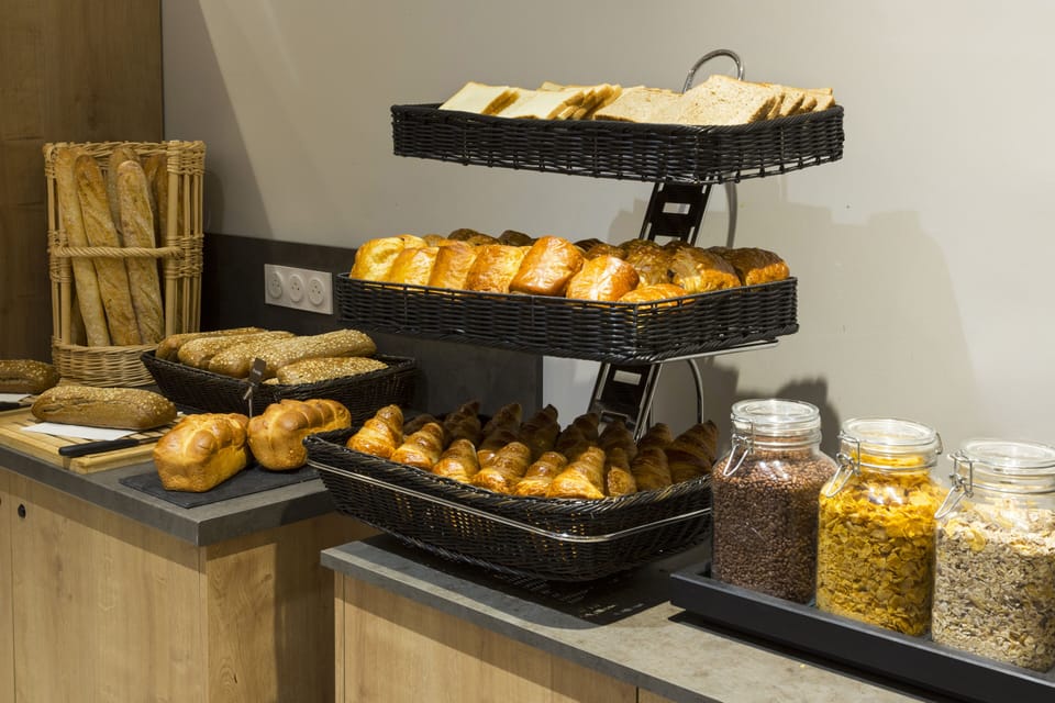 Daily buffet breakfast (EUR 25 per person)