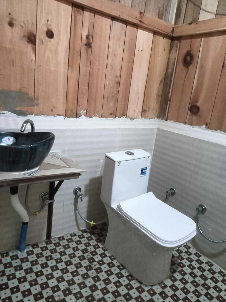 Cottage | Bathroom | Shower, soap, shampoo