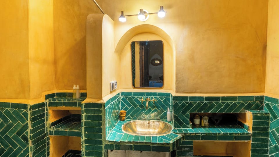 Laayoune | Bathroom | Free toiletries, hair dryer, bidet, towels