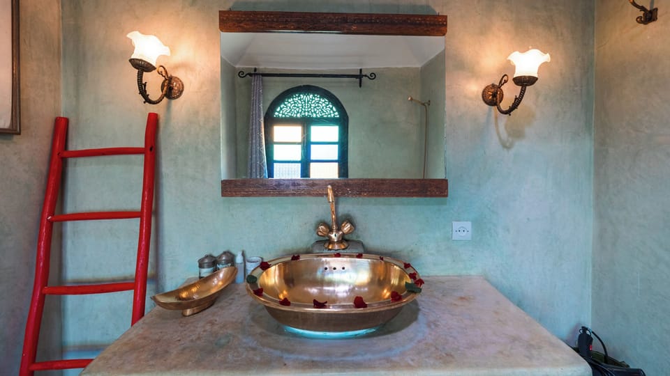 Essaouira/Rabat | Bathroom | Free toiletries, hair dryer, bidet, towels