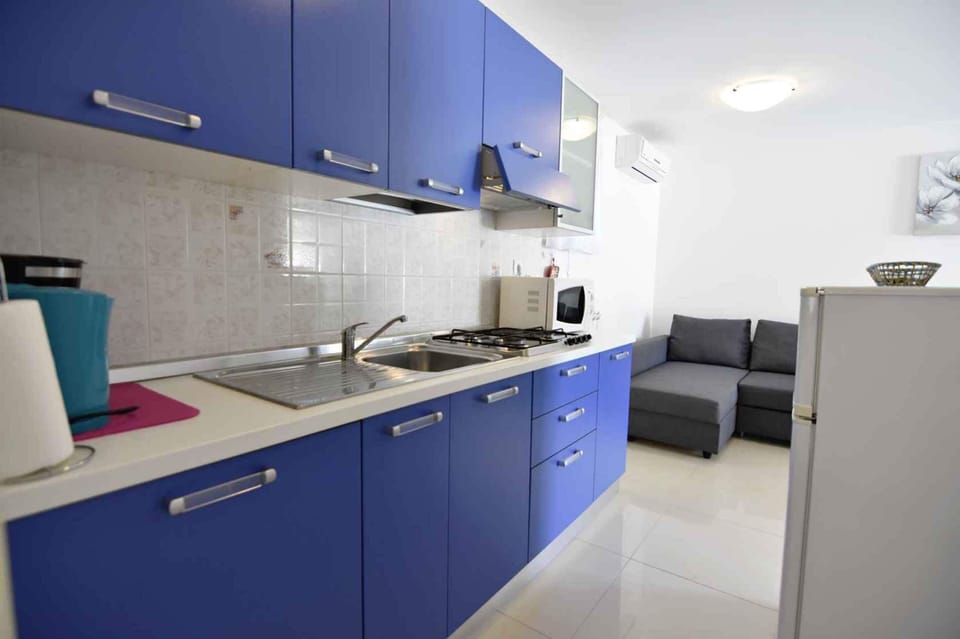 Apartment, 1 Bedroom, Patio, Garden View | Interior