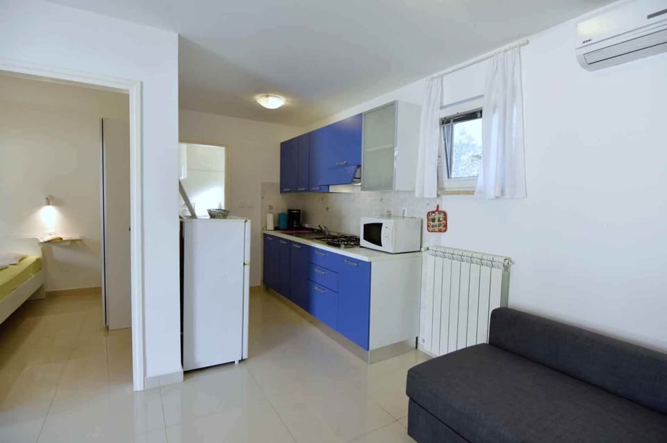 Apartment, 1 Bedroom, Patio, Garden View | Interior