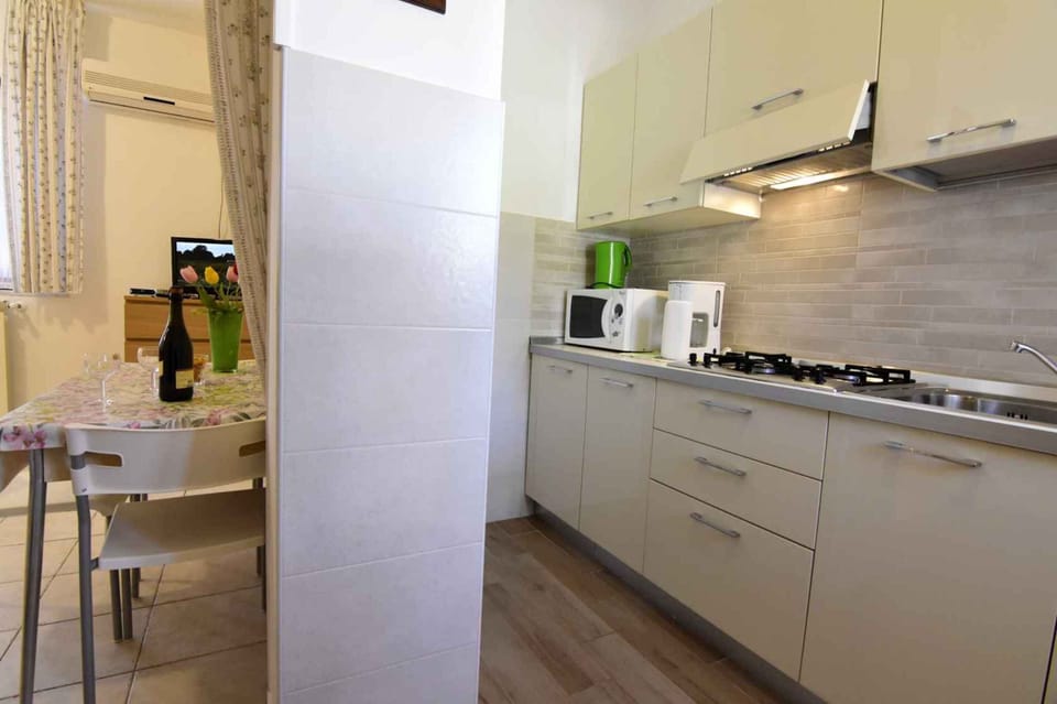 Apartment, 2 Bedrooms, Patio, Garden View | Interior