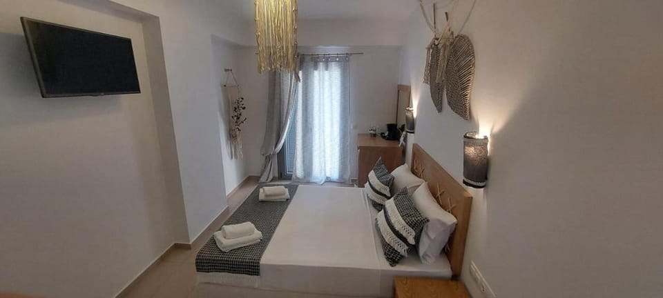 Double Room, Balcony, City View | Free WiFi