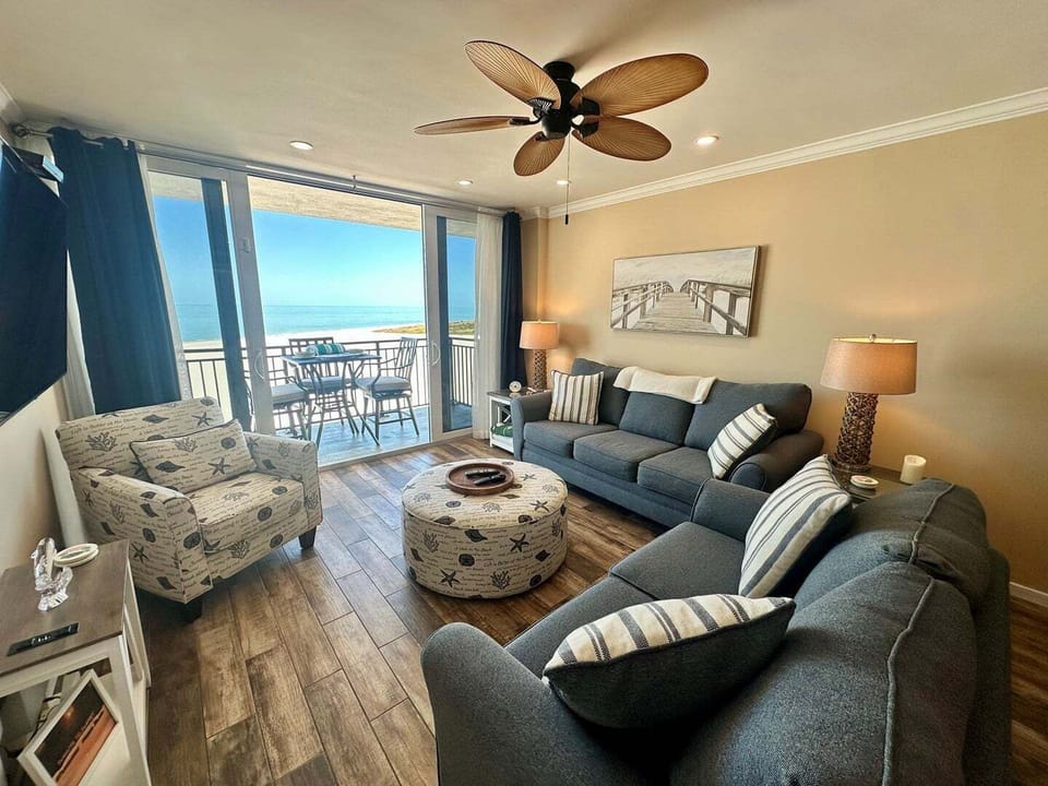 Comfortable Main Living Space