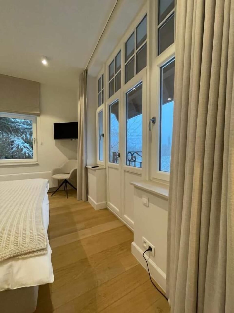 Deluxe Room Balcony | Iron/ironing board, free WiFi