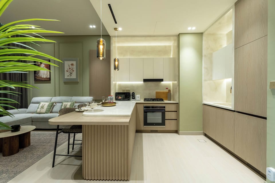Deluxe Apartment, Balcony, City View | Private kitchen | Fridge, microwave, oven, stovetop