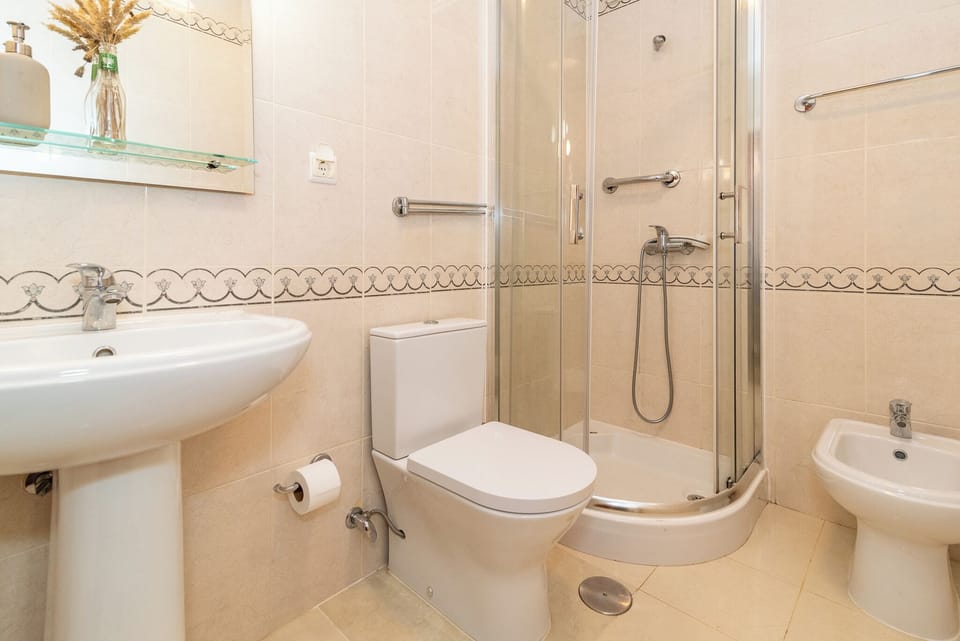 Comfort Room, 1 Bedroom | Bathroom | Toilet paper