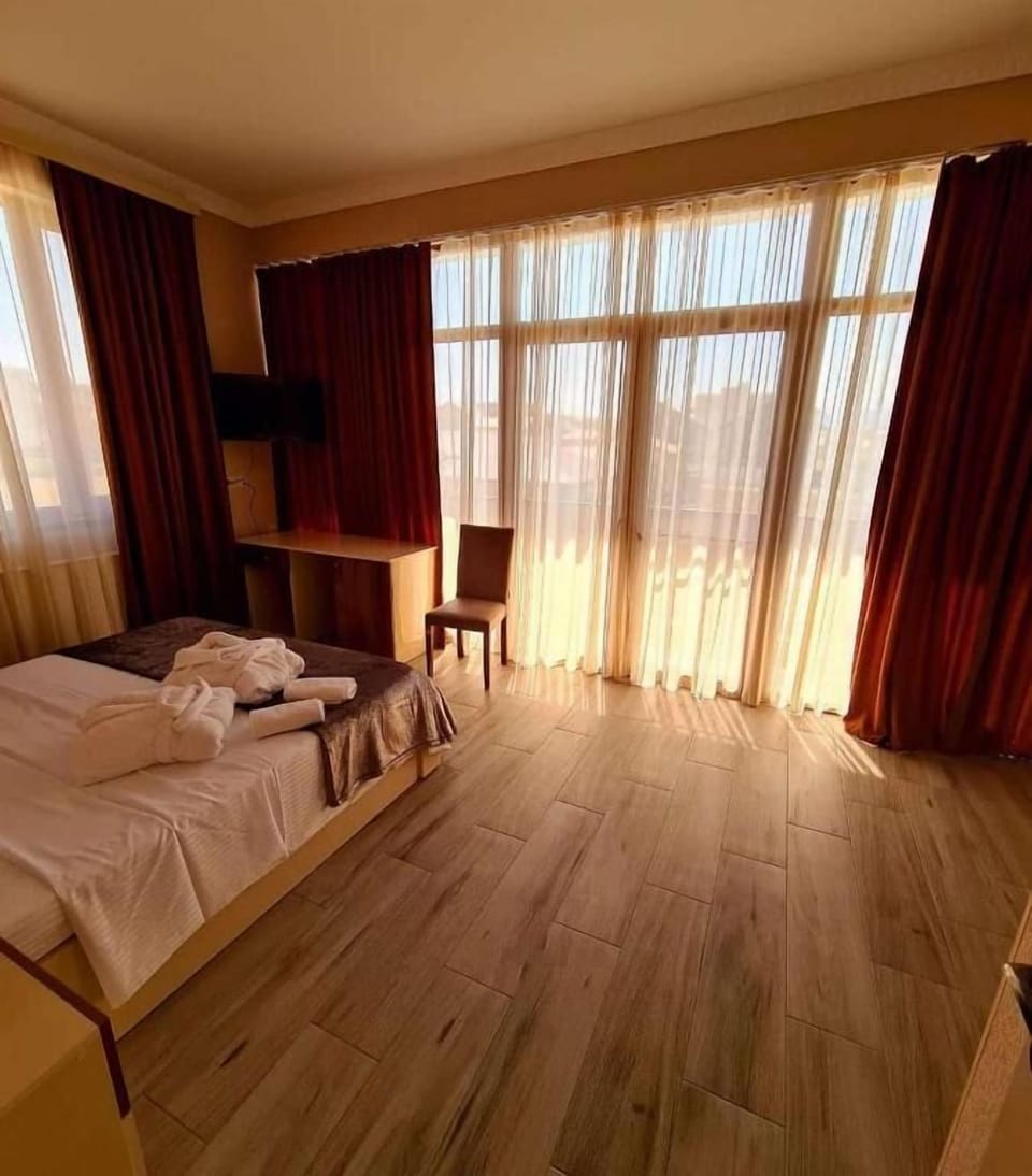 In-room safe, desk, soundproofing, iron/ironing board