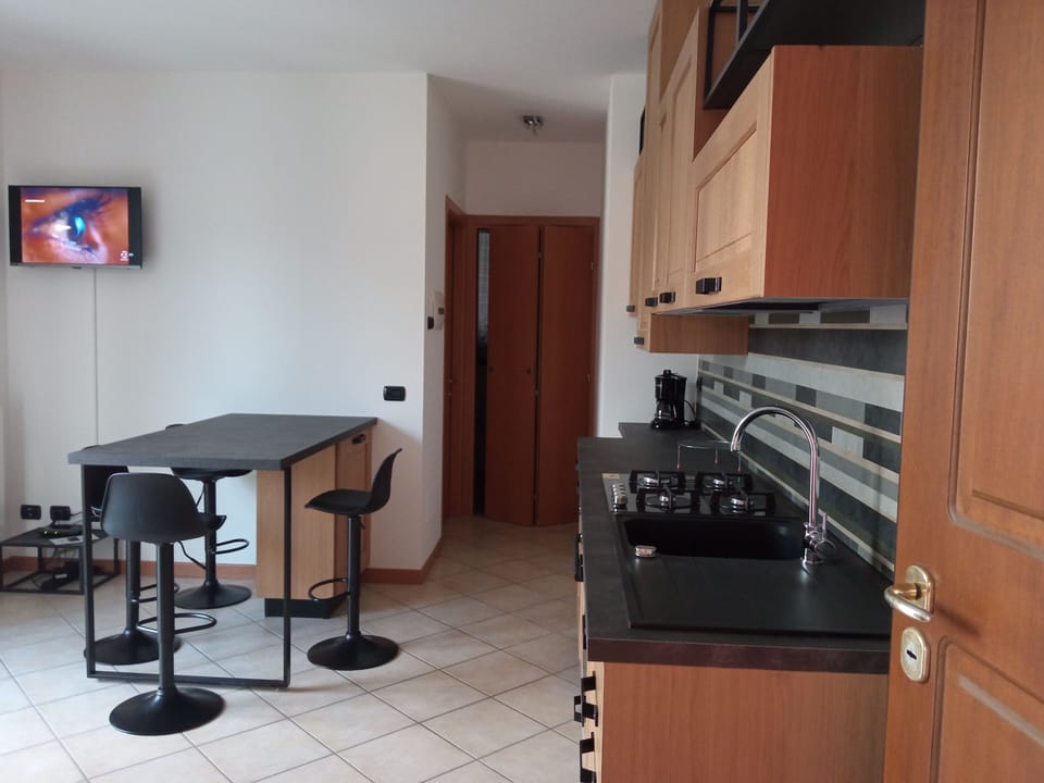 Apartment, 1 Bedroom, Smoking, Balcony | Private kitchen
