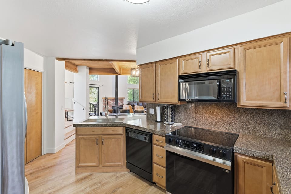 Beautiful fully equipped kitchen