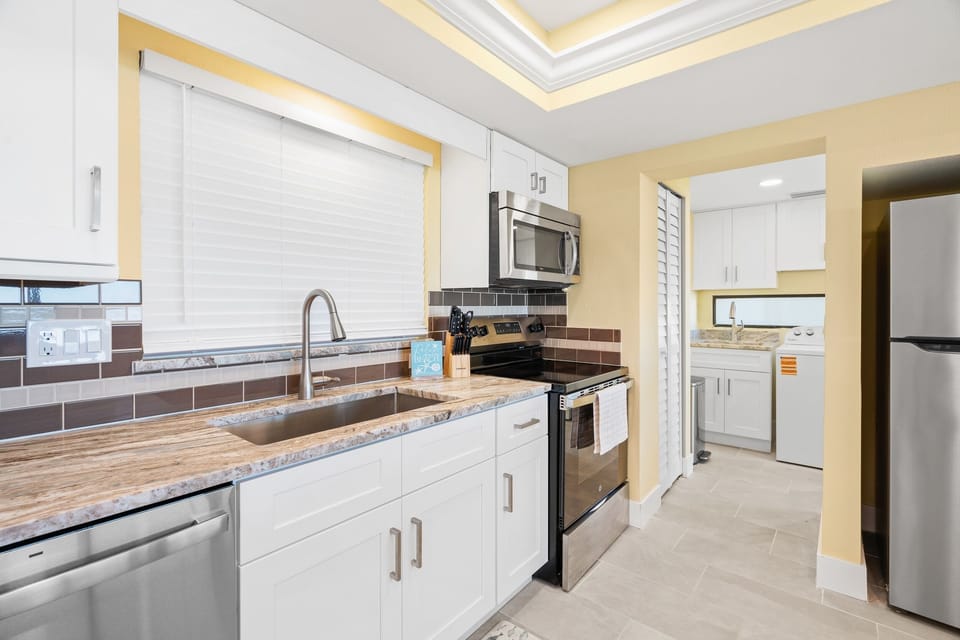 Villa, 3 Bedrooms | Private kitchen | Fridge, oven, coffee/tea maker, toaster