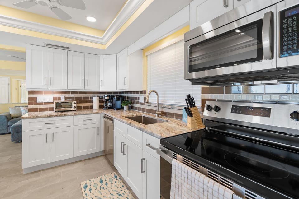 Villa, 3 Bedrooms | Private kitchen | Fridge, oven, coffee/tea maker, toaster