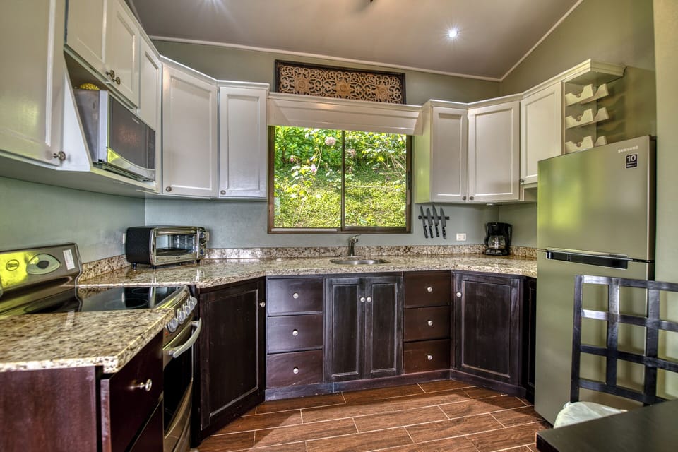 The kitchen is equipped to make meal prep quick and easy.