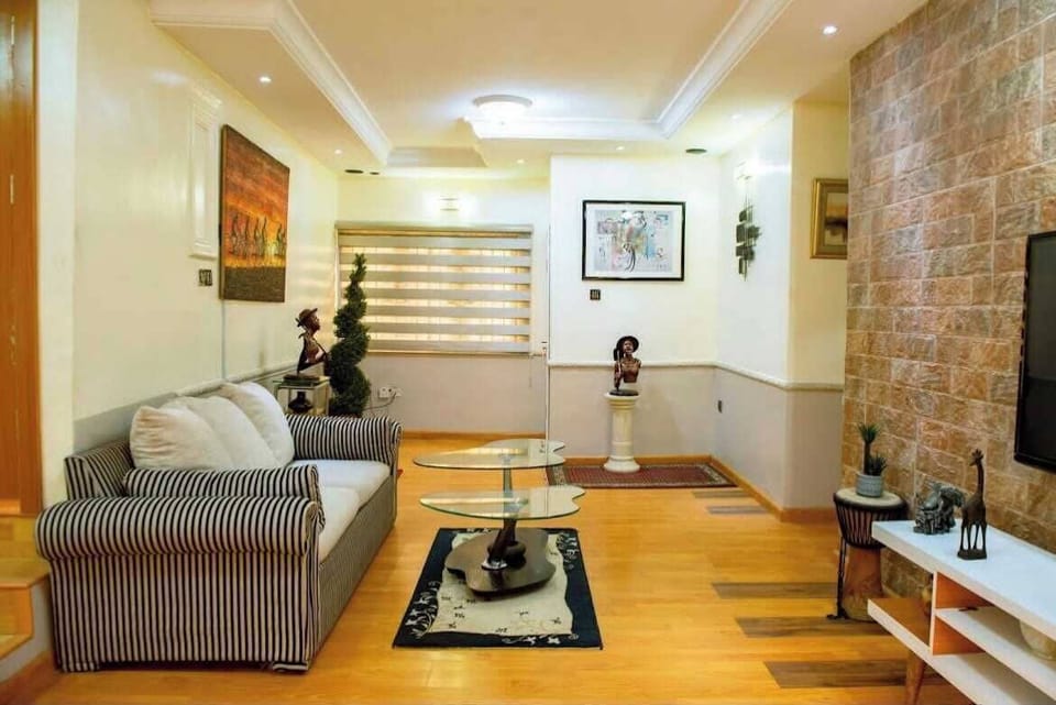 Economy Room, Balcony, City View | Interior