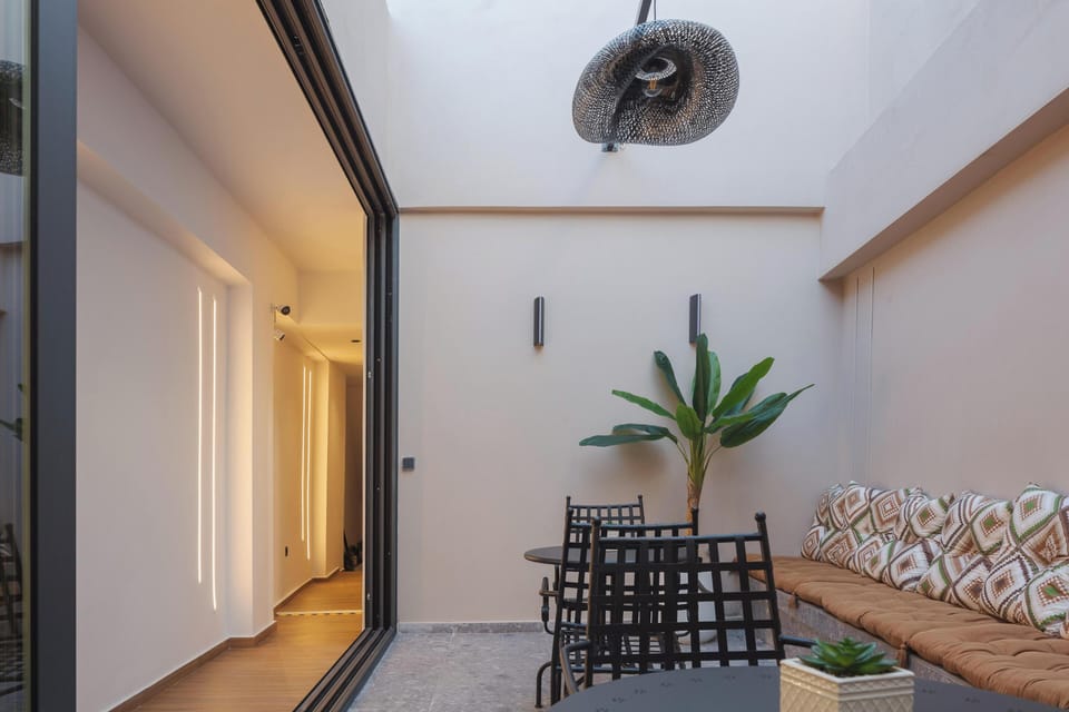 Suite, City View | Outdoor dining