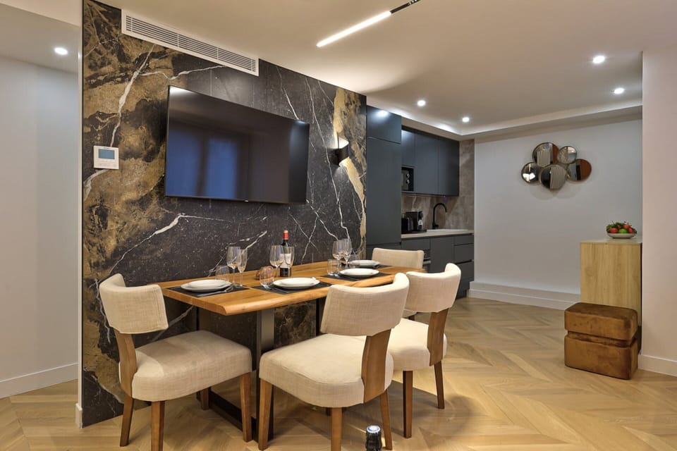 Apartment | Dining