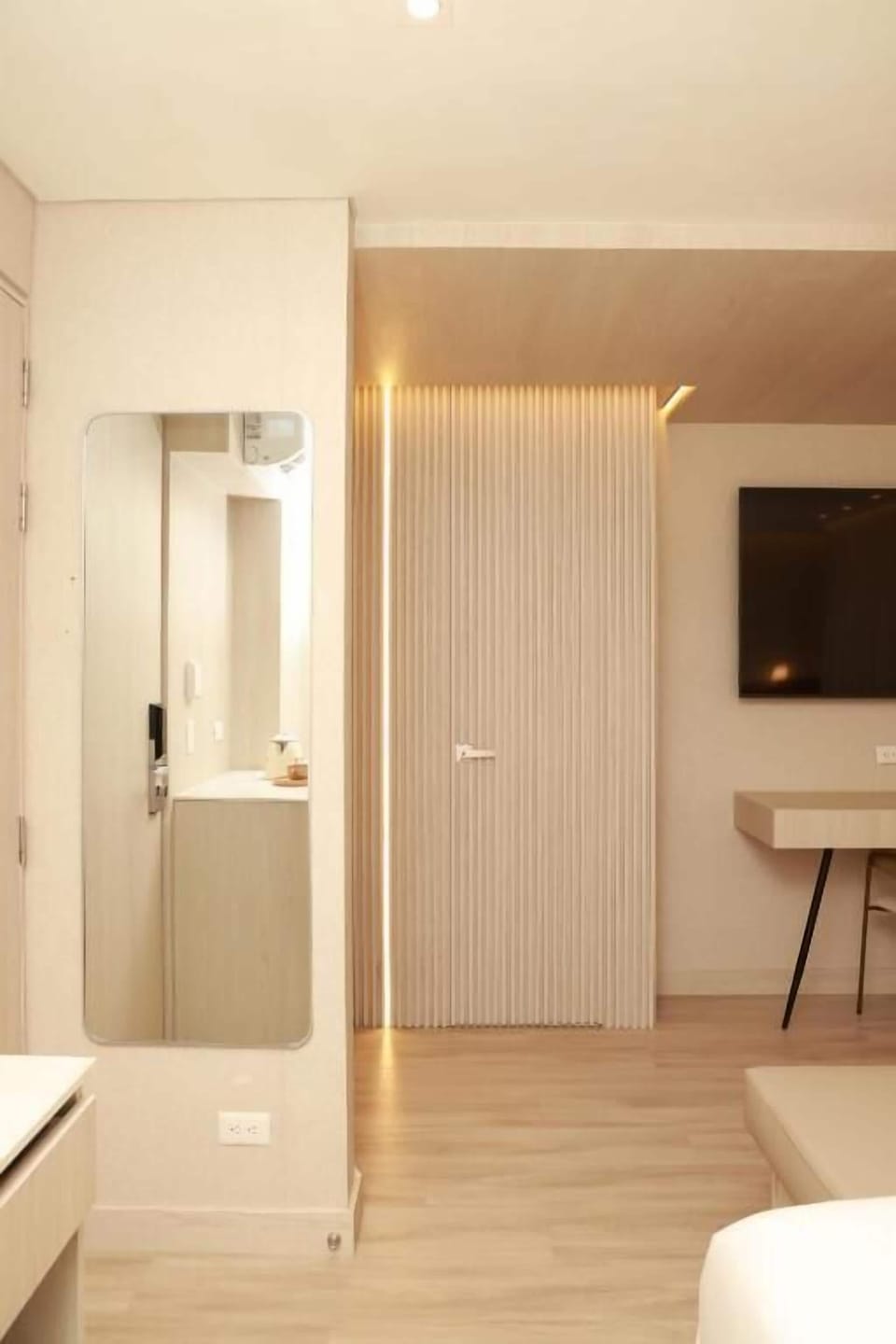 Deluxe Double Room, Balcony | In-room safe, blackout drapes, soundproofing, free WiFi
