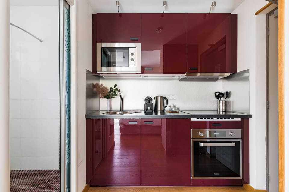 Deluxe Double Room, Balcony, City View | Private kitchen | Espresso maker, coffee/tea maker, electric kettle