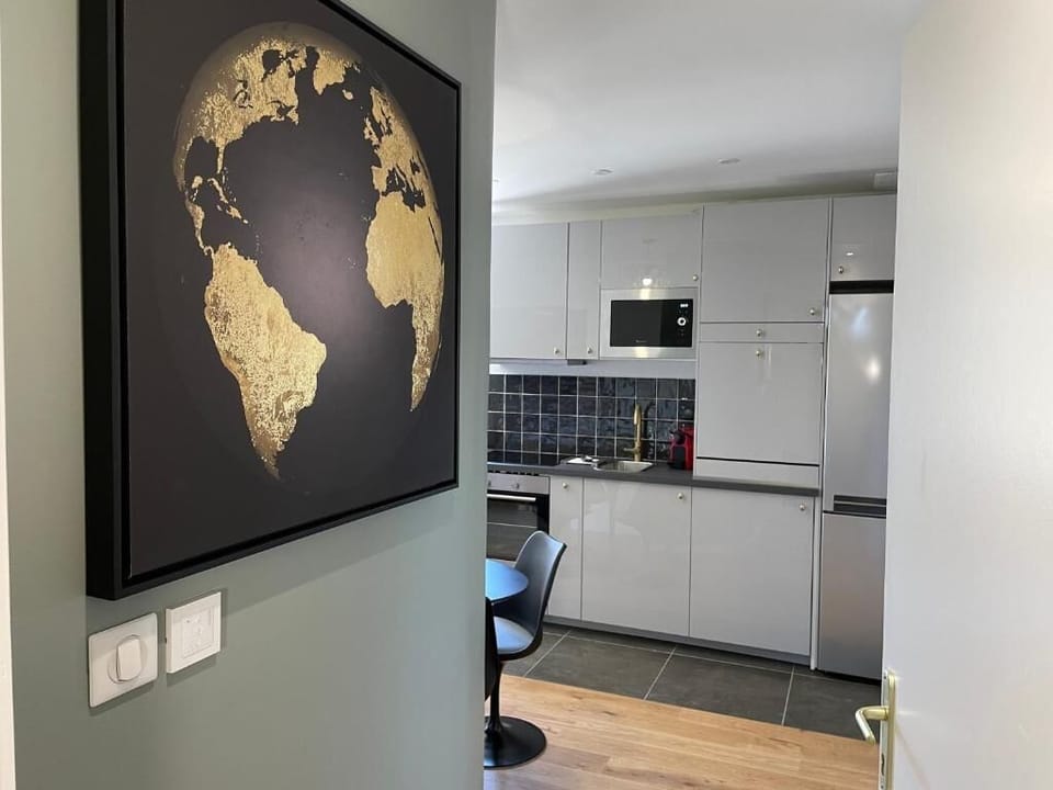 Signature Suite, Balcony, Garden View | Private kitchen | Espresso maker, coffee/tea maker, electric kettle