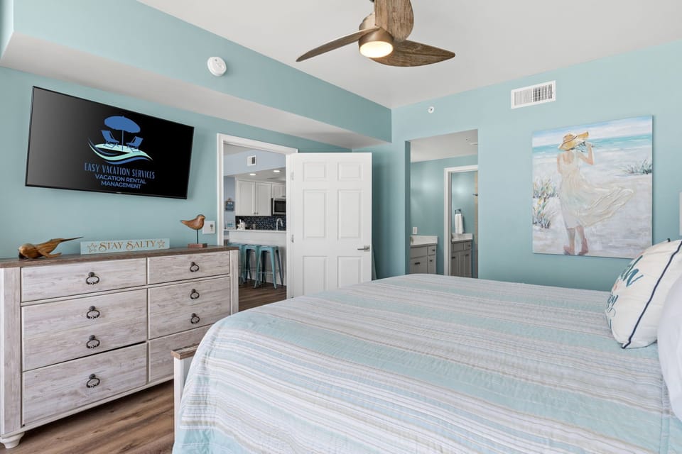 Master Bedroom - King Bed - Beach Front View - Balcony Access - Smart TV & Cable – Attached Bathroom