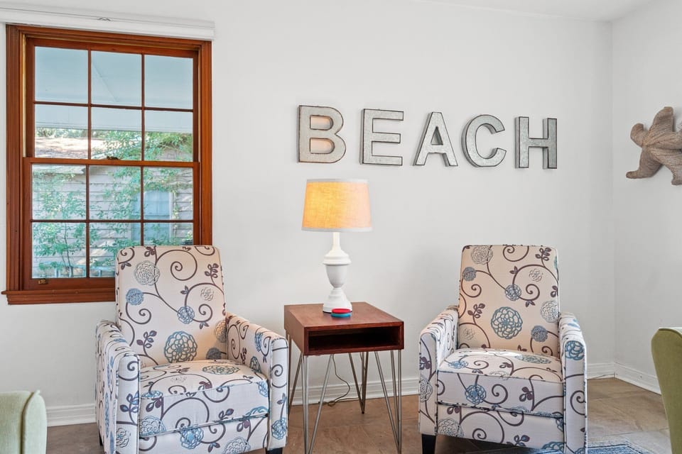 Bright and cheerful sitting area with beach vibes