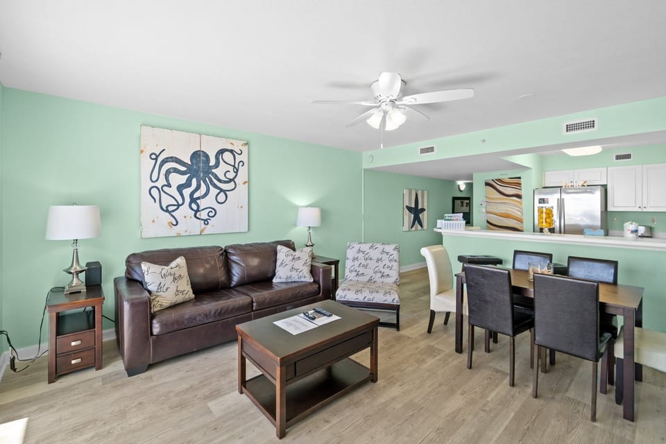 Living Area - Beach View - Smart TV - Balcony Access